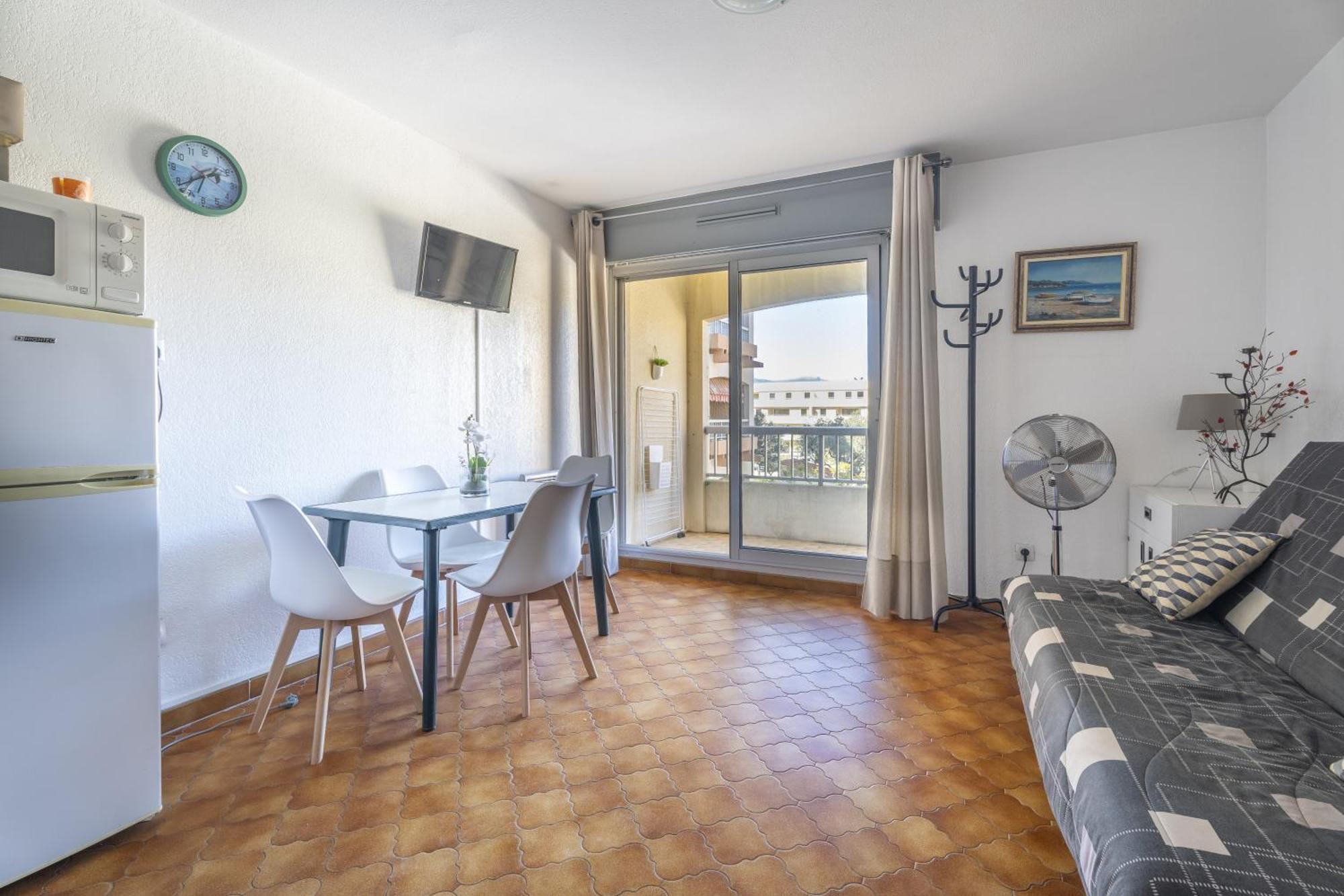 Pour 4 Personnes Apartment Saint-Mandrier-sur-Mer